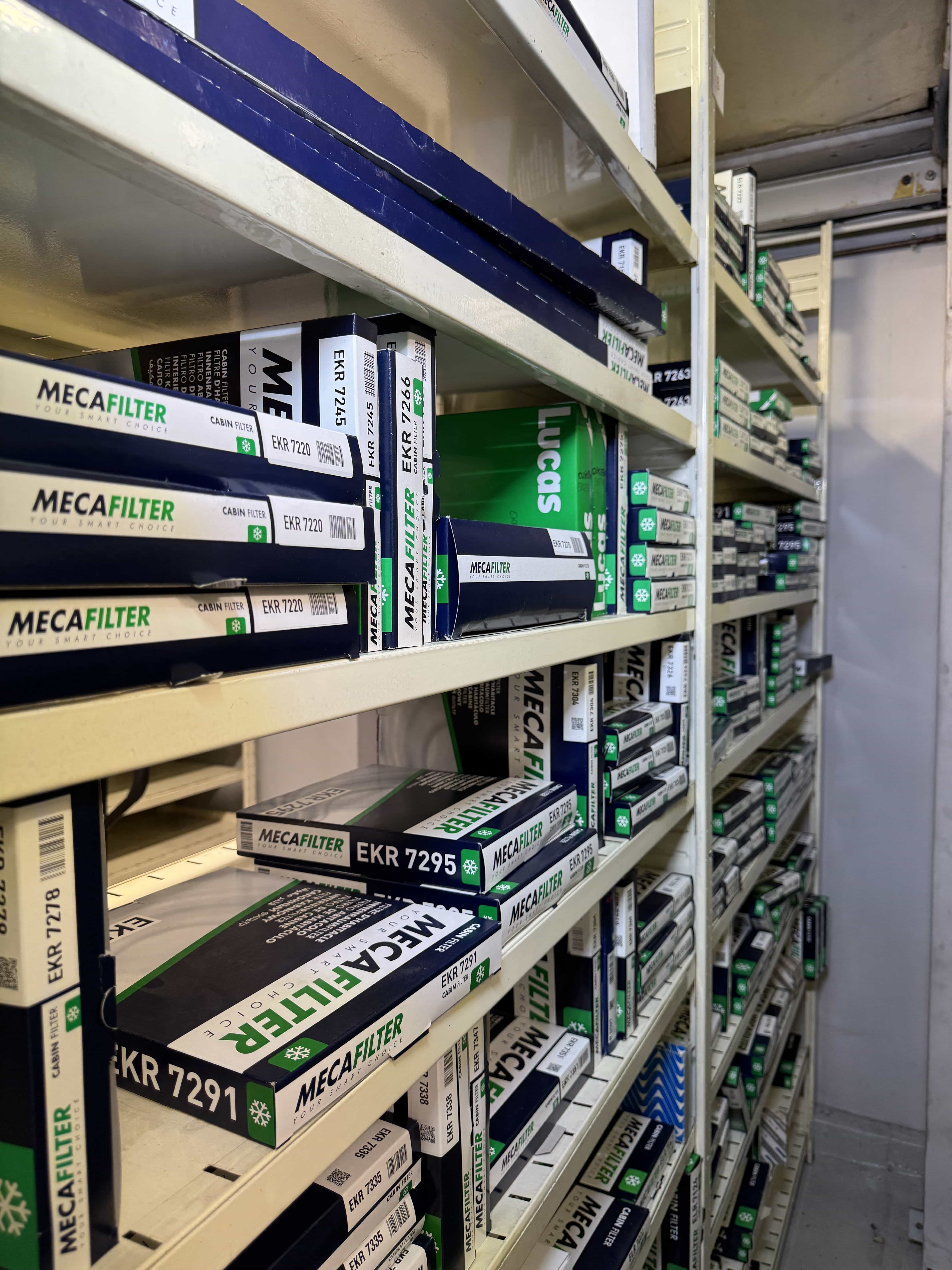 Magasin pièces détachées automobiles SAS DANGER Maubec - Stock pièces auto professionnel